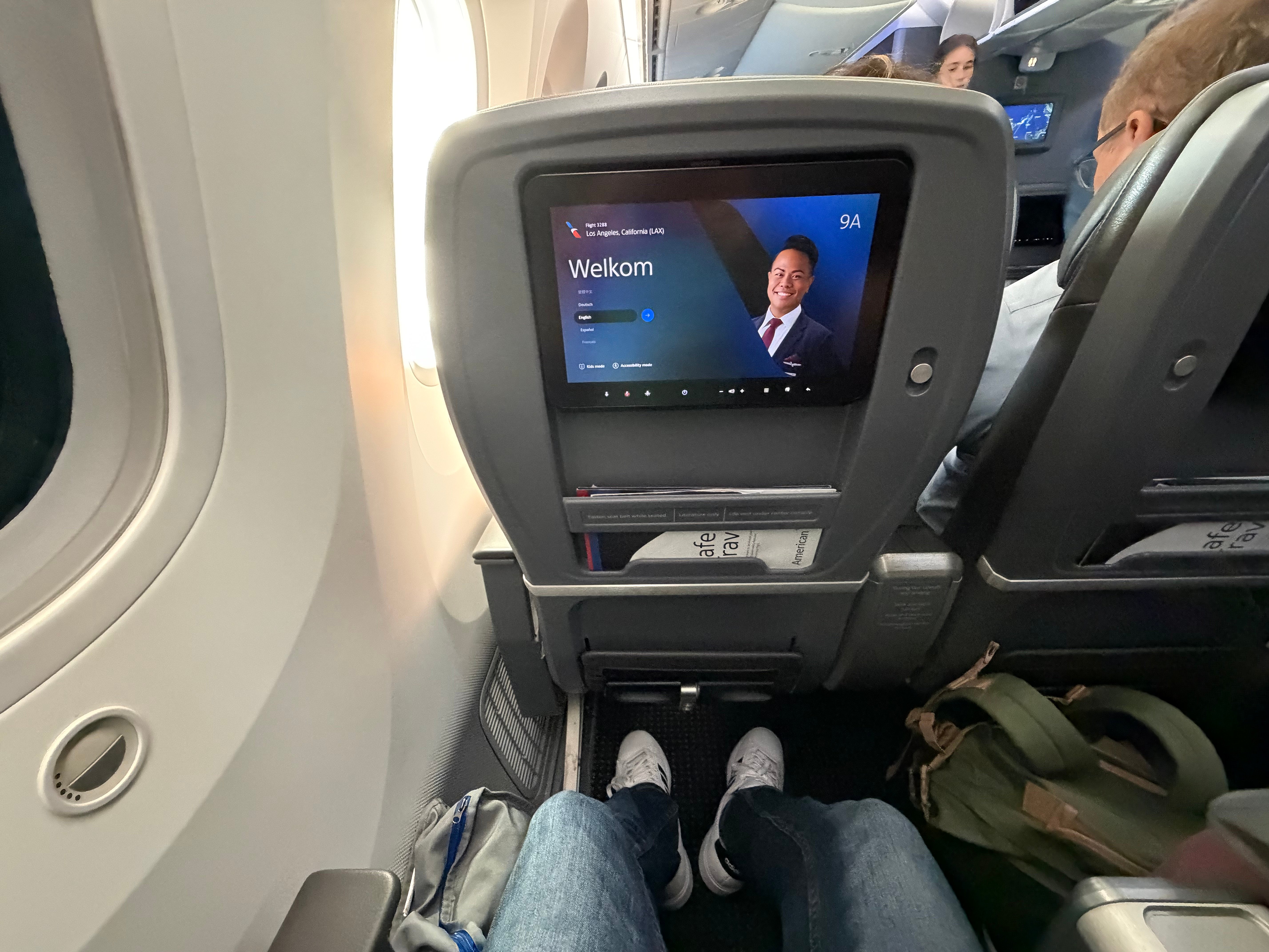 Legroom at Main Cabin Extra seat 9A on the American Boeing 787-8.