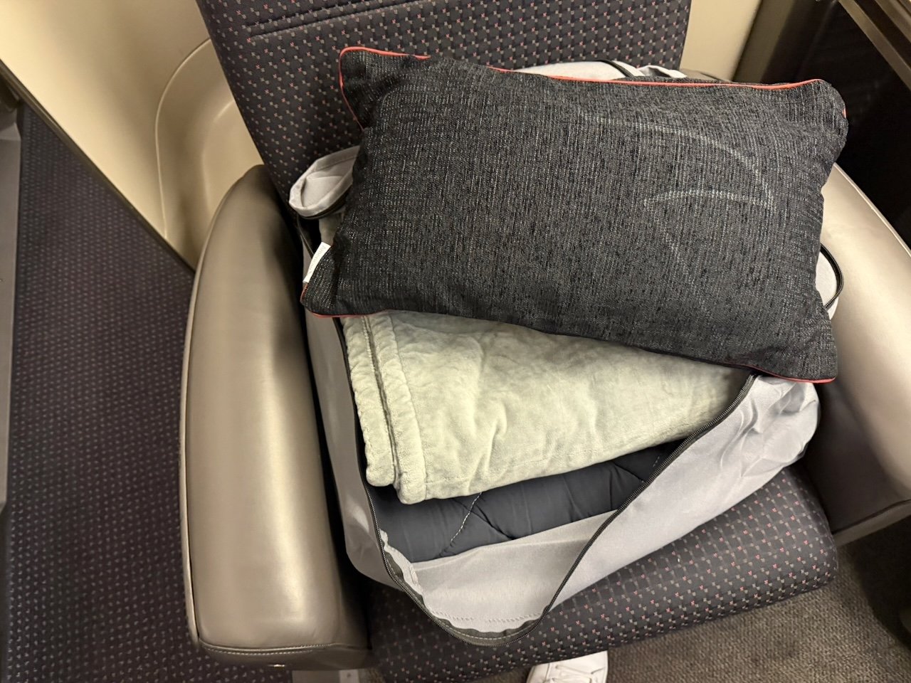 Close-up of the bedding in American Airlines Flagship First.
