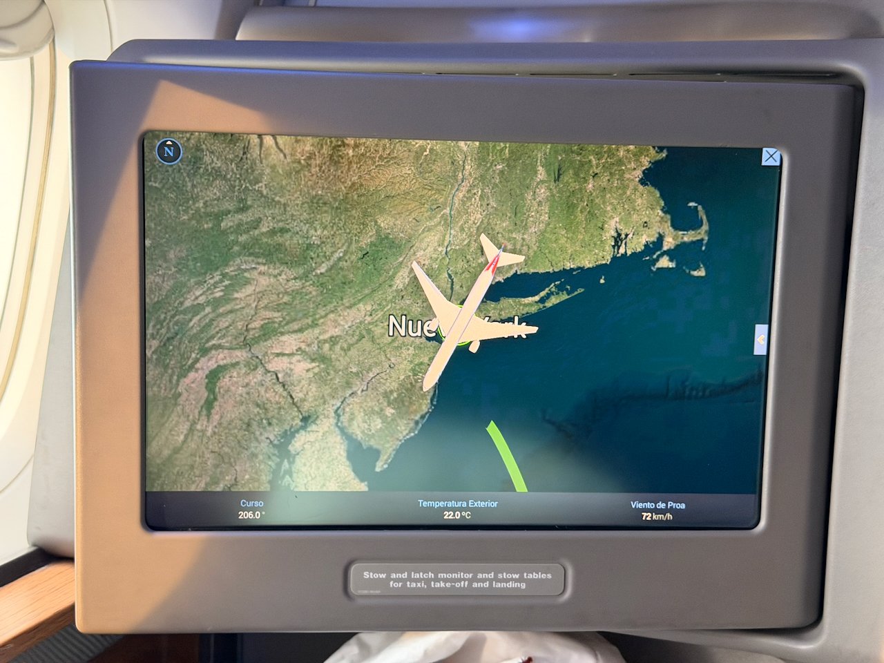 Approach moving map near New York on the American 777.