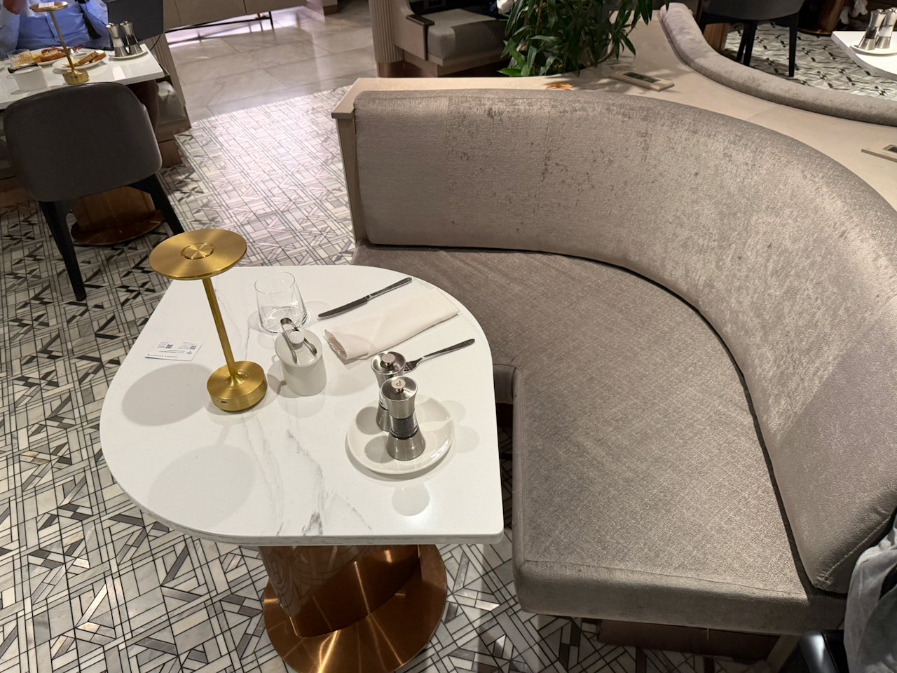 Table setting in the Chelsea Lounge dining room at JFK.