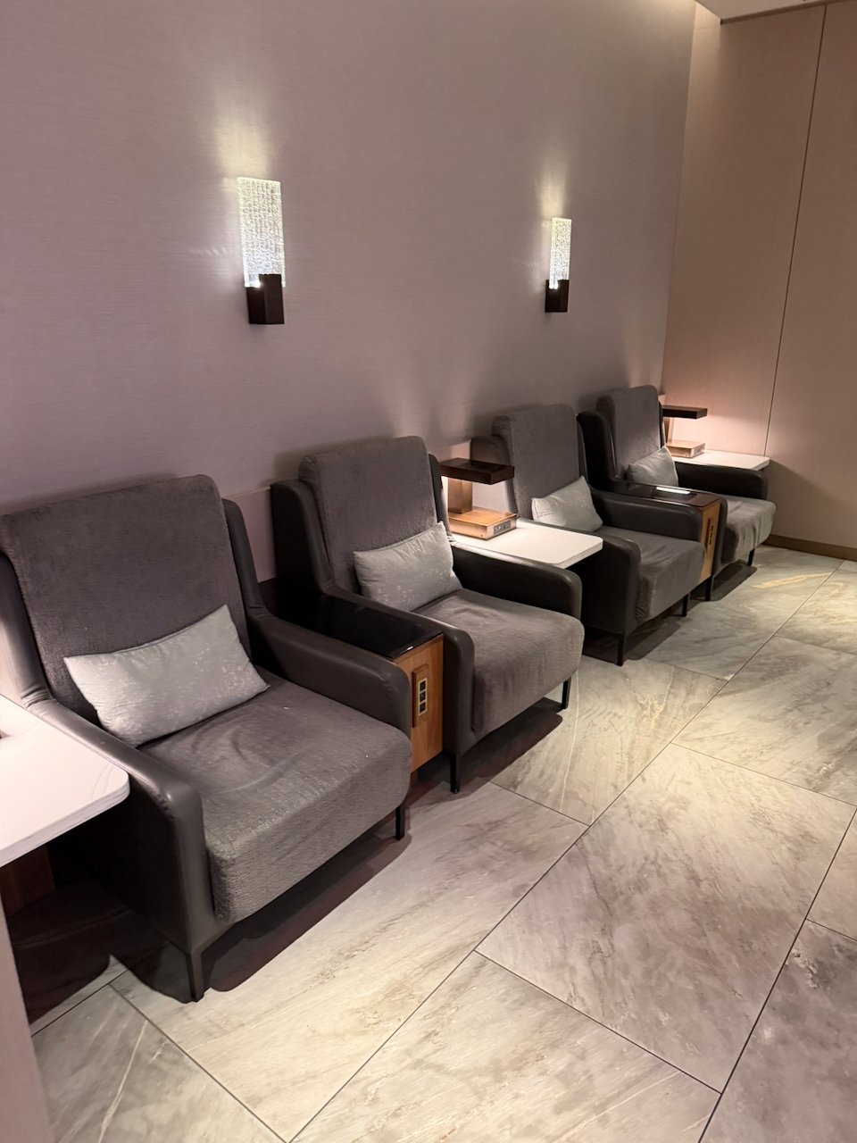 Quiet seating area at the JFK Chelsea Lounge.