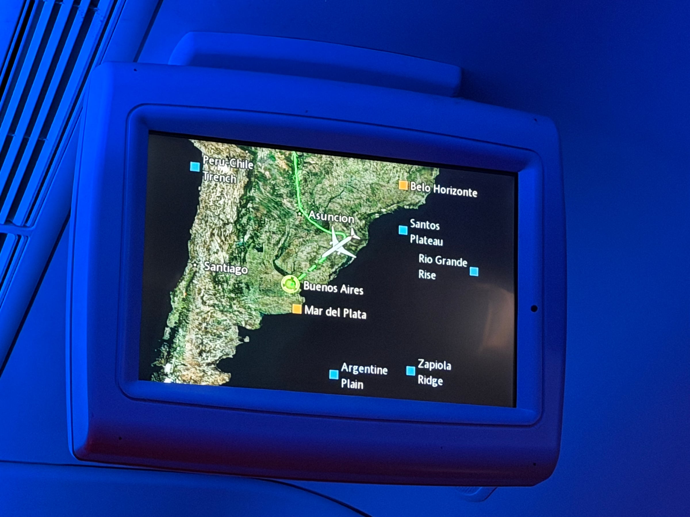 American Airlines moving map showing the final part of the route near Buenos Aires.