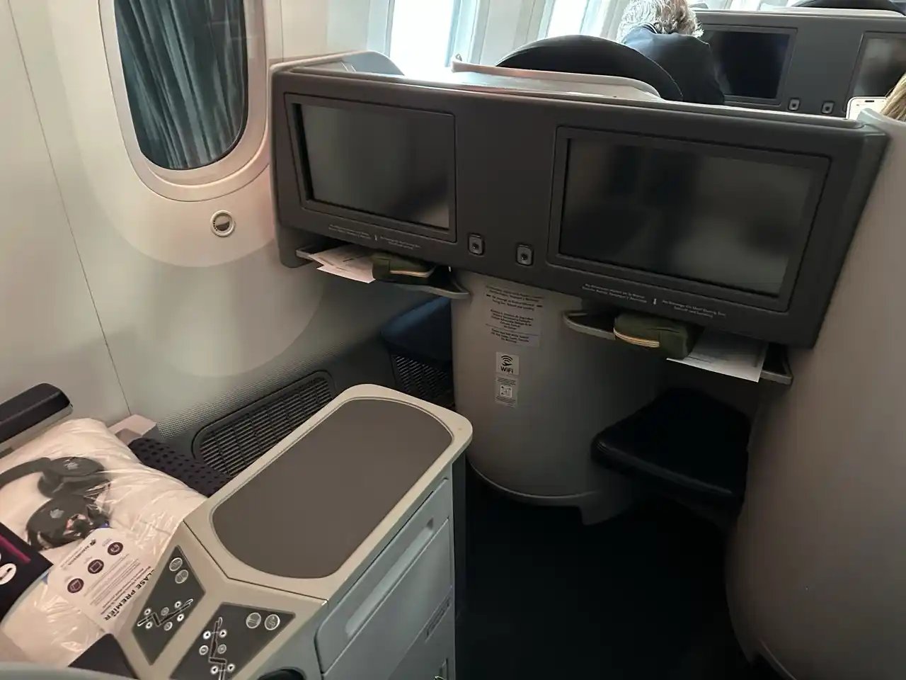Pantallas de entretenimiento en Clase Ejecutiva Aeroméxico 787-8