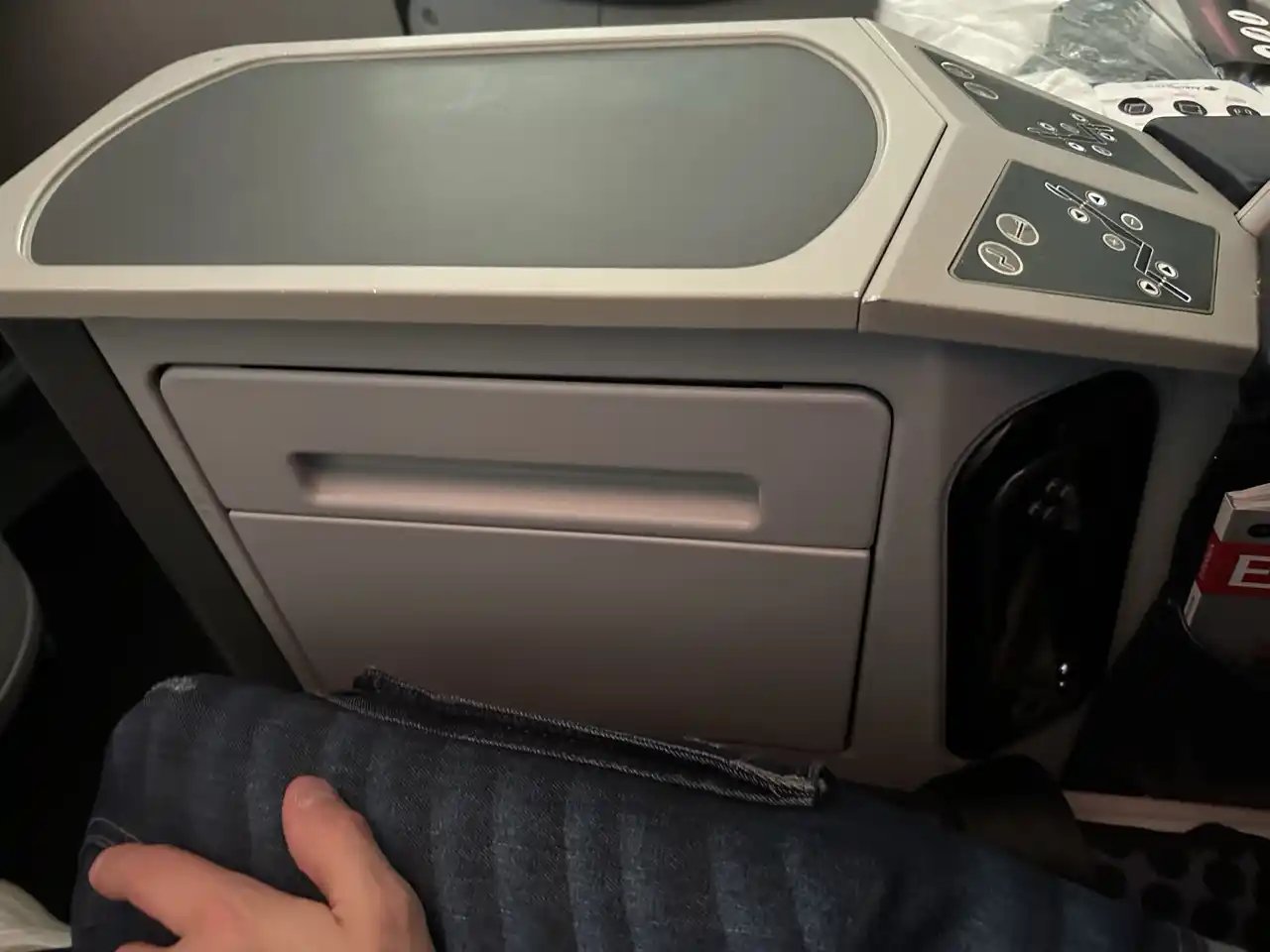 Mesa plegable en Clase Ejecutiva Aeroméxico 787-8