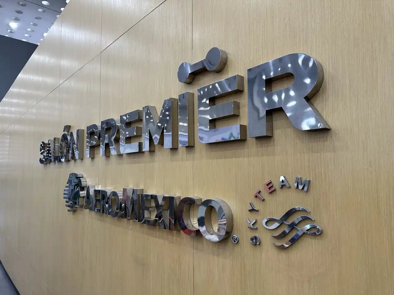 Salón Premier Aeroméxico MEX Terminal 2