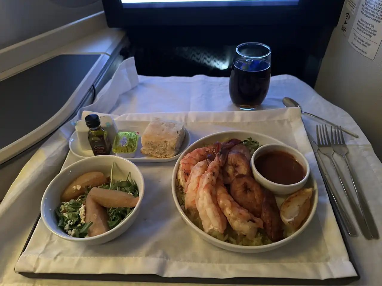 Cena Clase Business Aeroméxico 787-9: Plato principal
