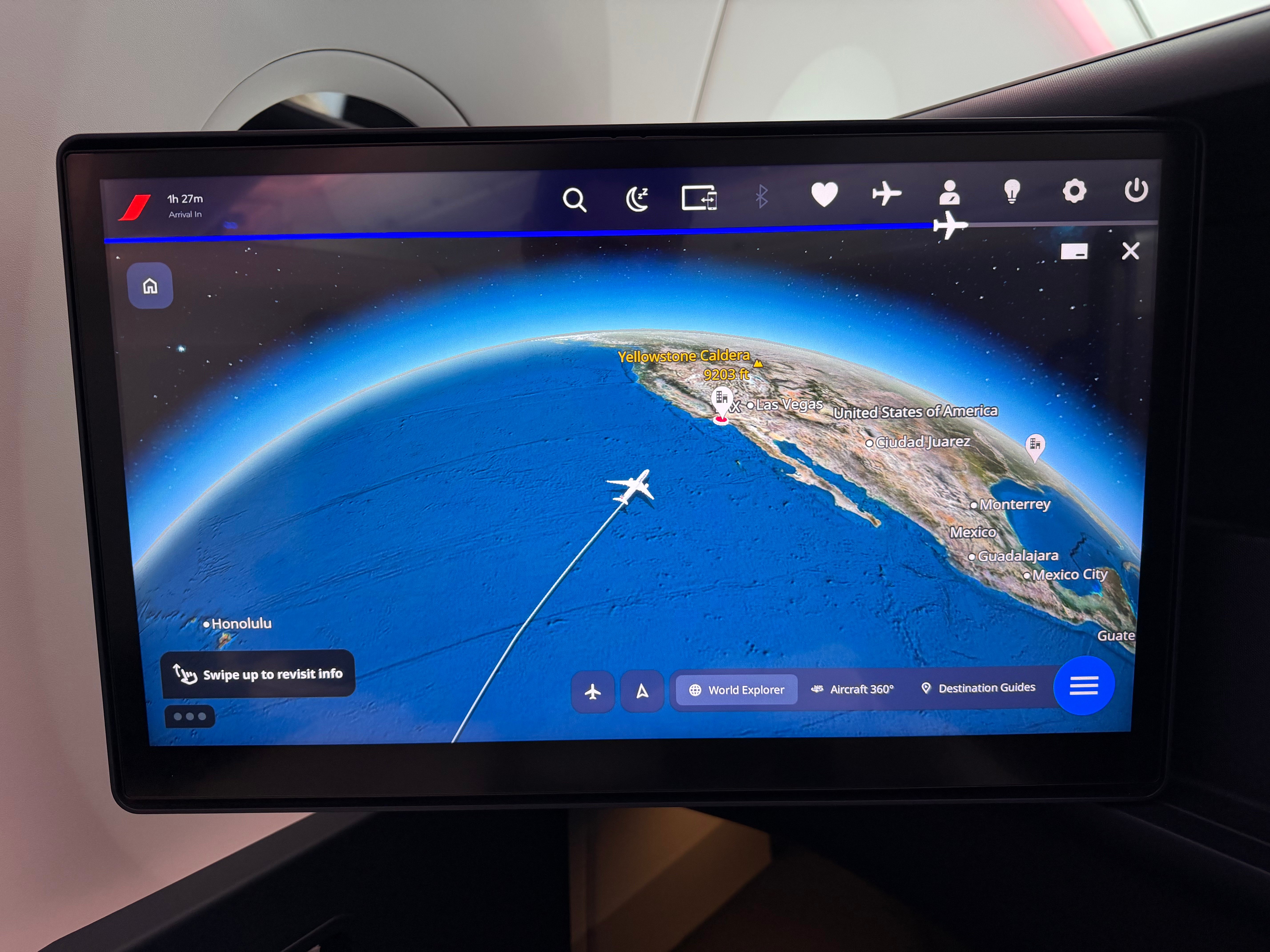 Flight map showing the approach toward Los Angeles.