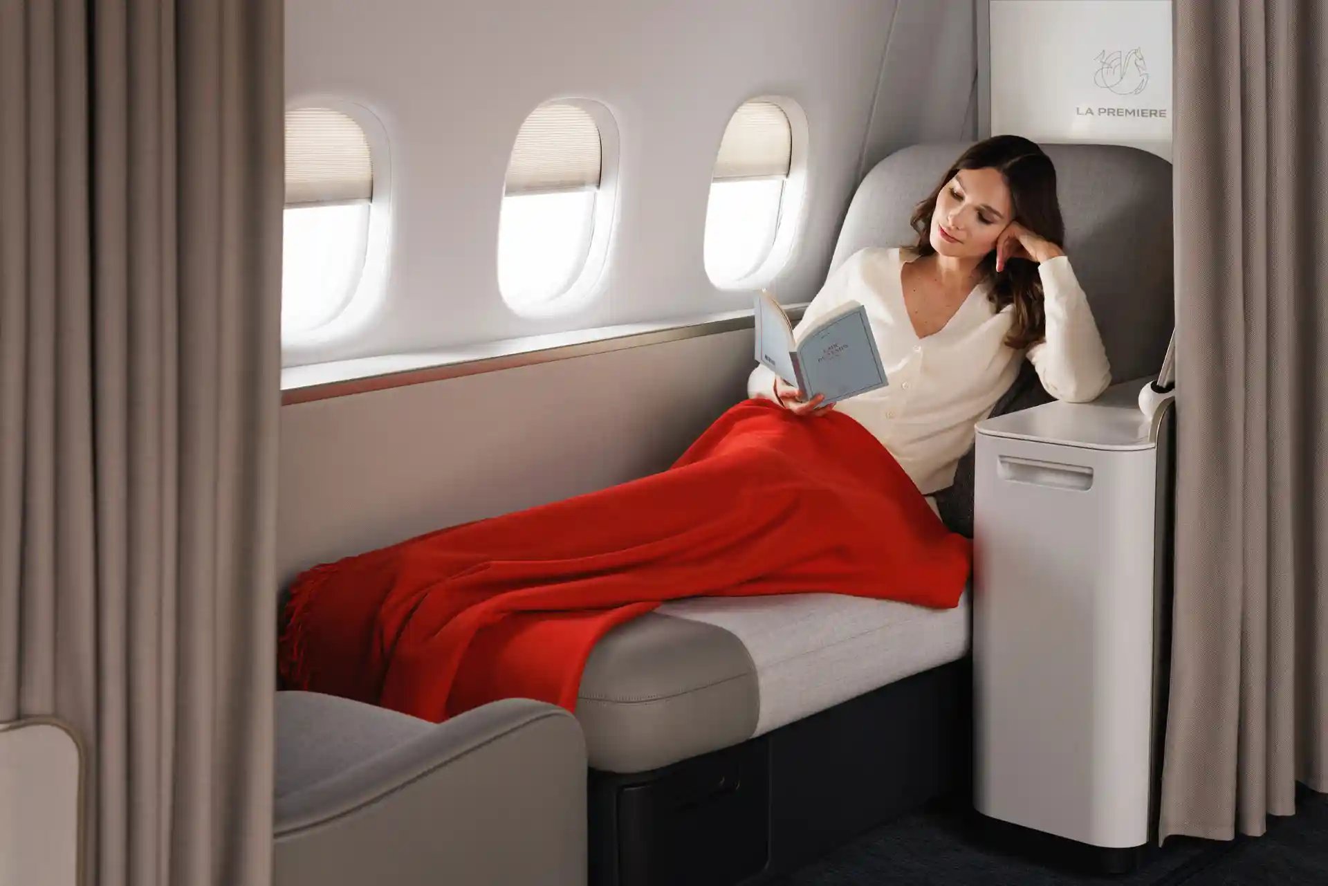 Air France Introduces New La Première First Class Cabin (2025).