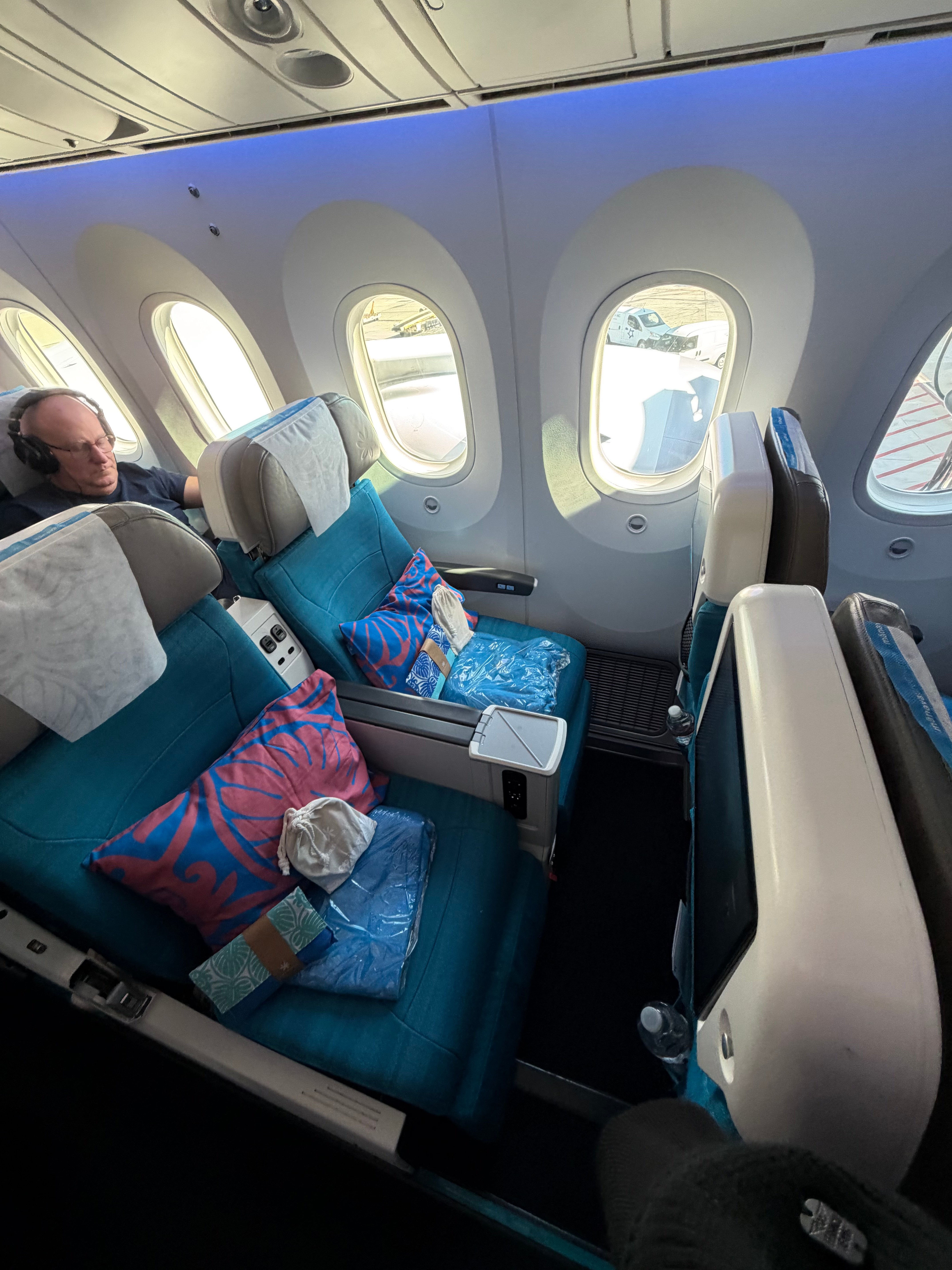 Air Tahiti Nui Mānava Premium seats on the Boeing 787-9.
