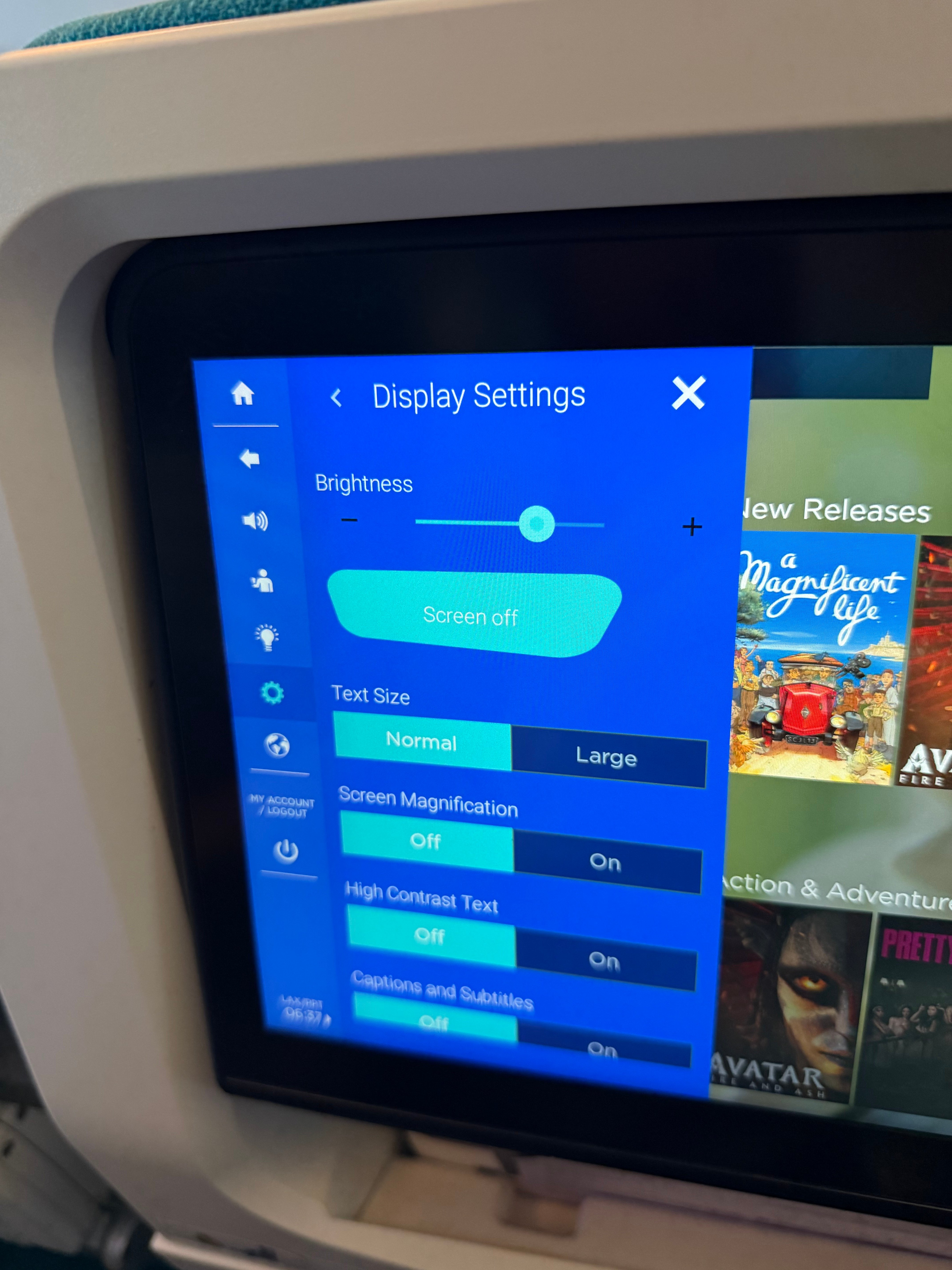 Text size and accessibility settings on the Air Tahiti Nui entertainment system.