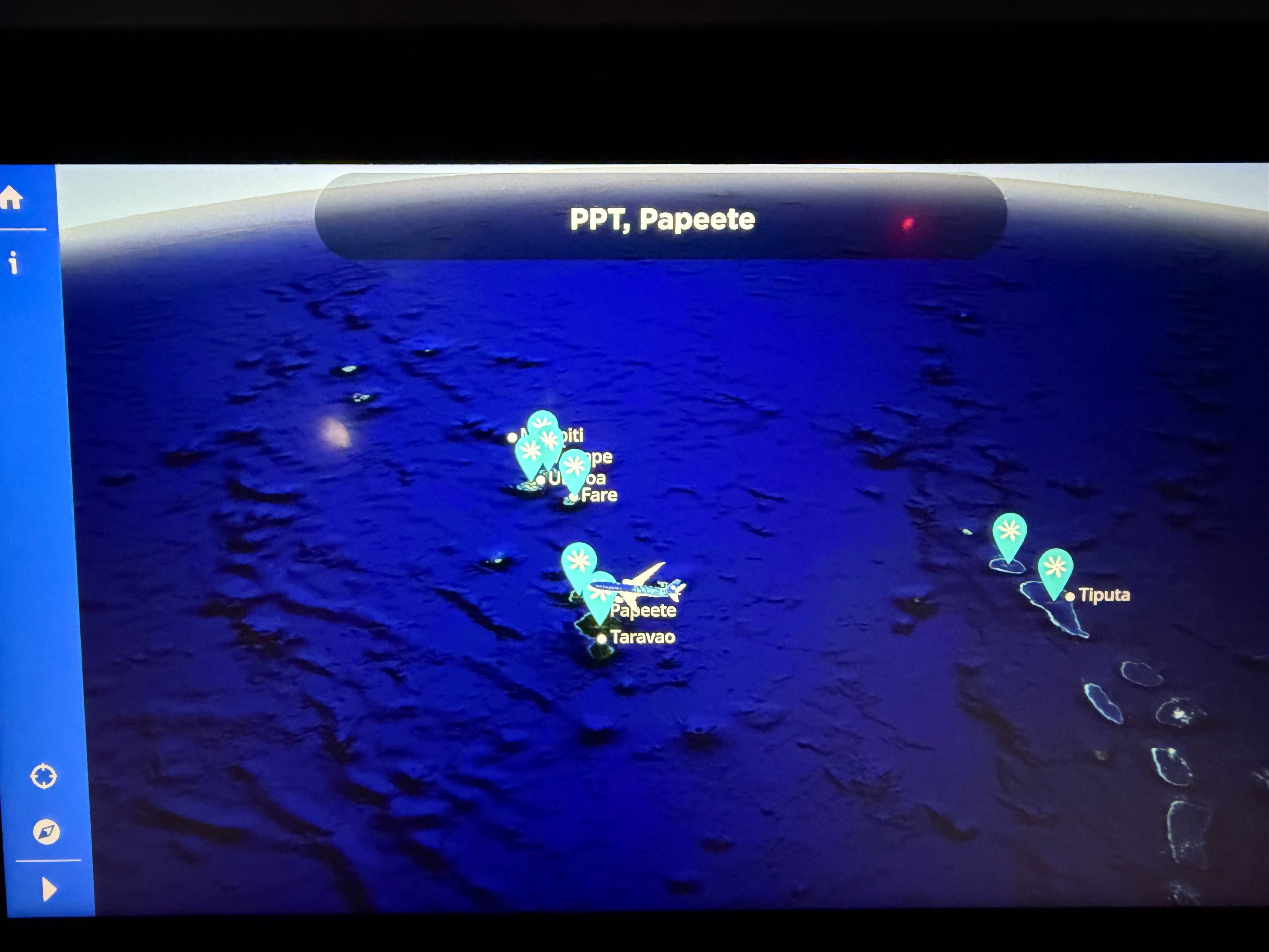 Air Tahiti Nui moving map showing the Boeing 787-9 approaching Tahiti.