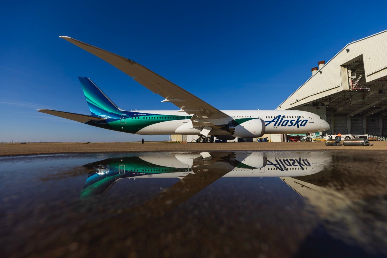 Alaska Airlines new Aurora Borealis themed global livery on a Boeing 787-9.