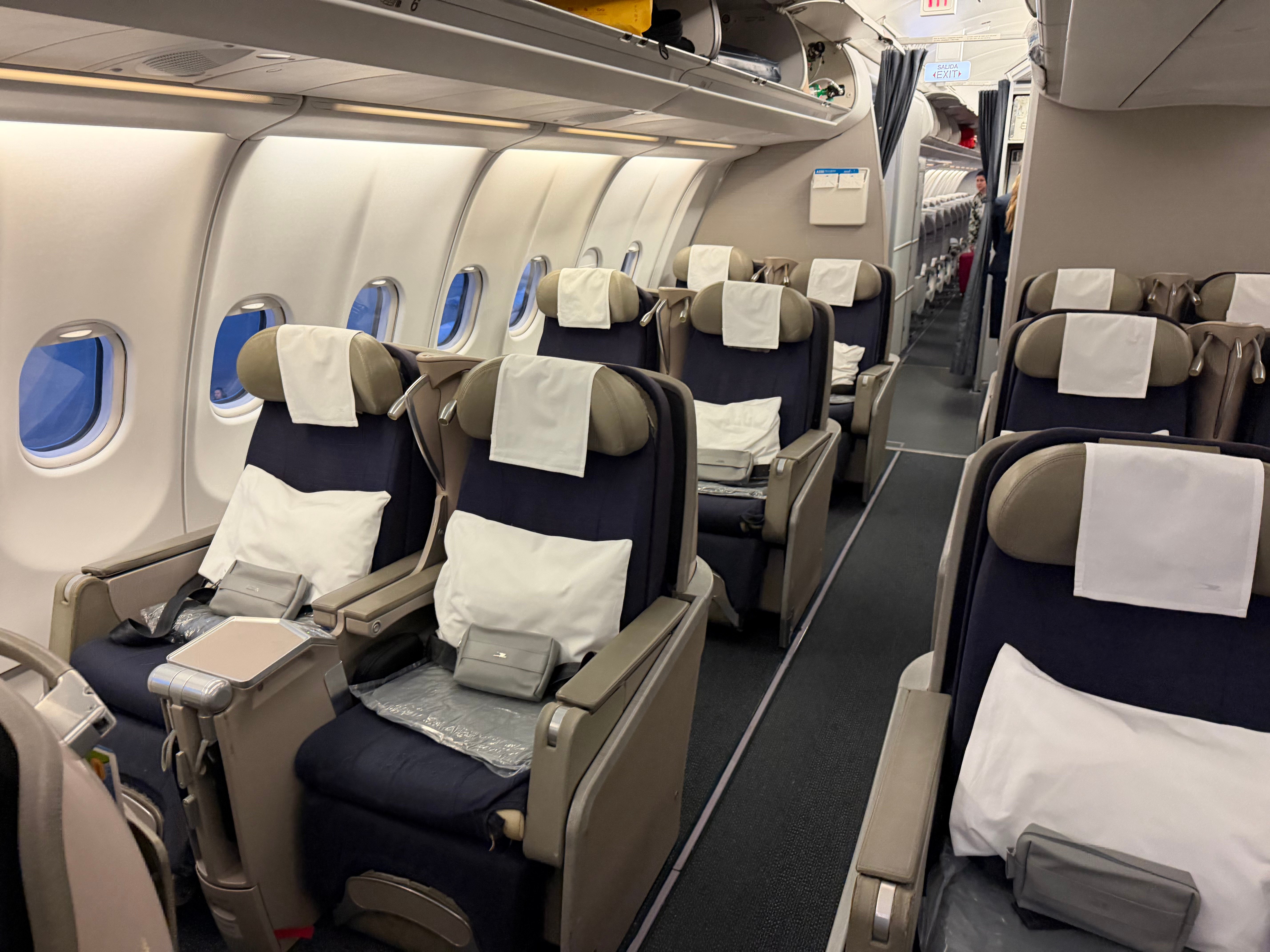 Wide view of the Aerolíneas Argentinas A330 Business Class cabin.