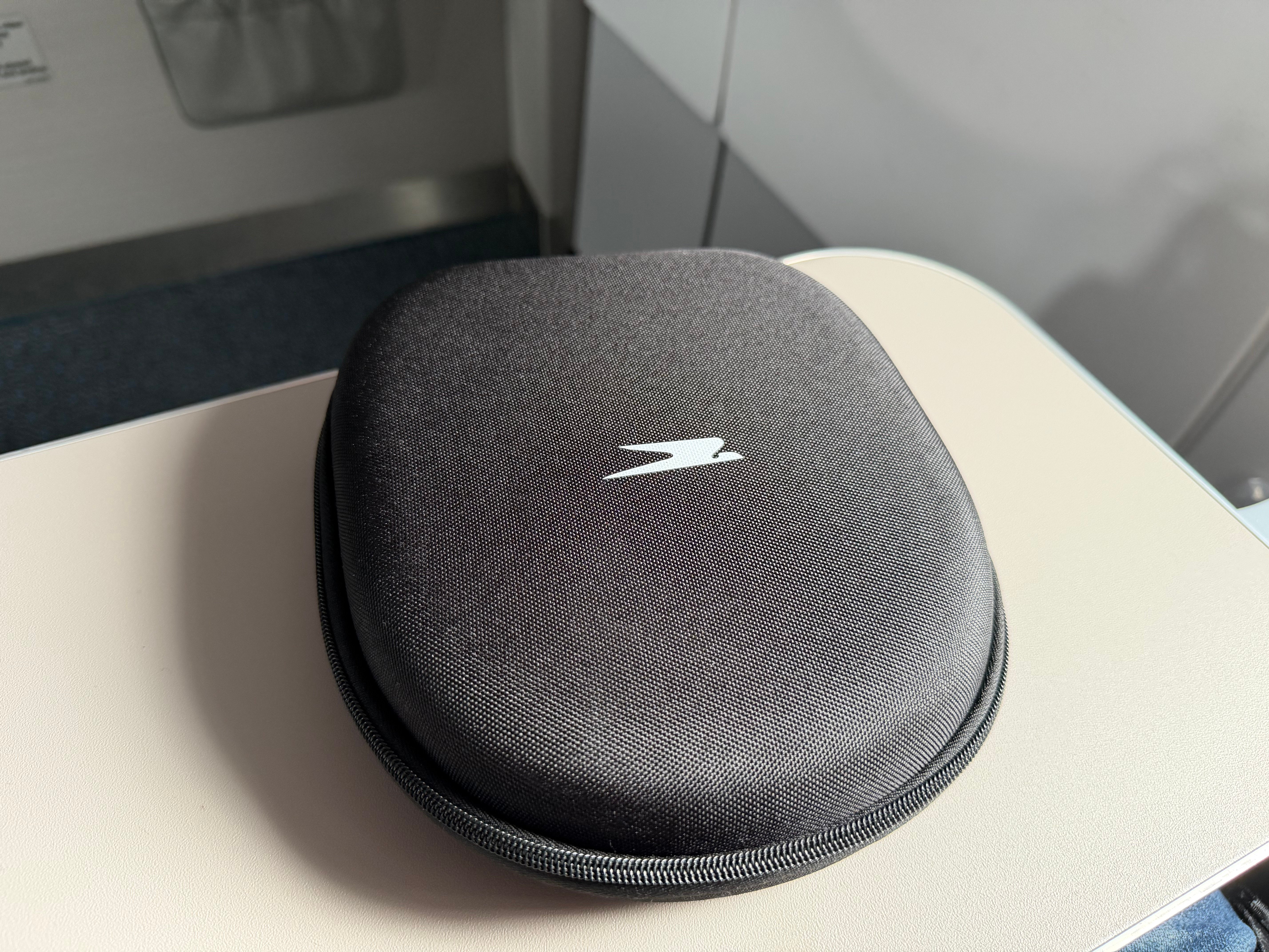 Headphones case provided in Aerolíneas Argentinas Business Class.