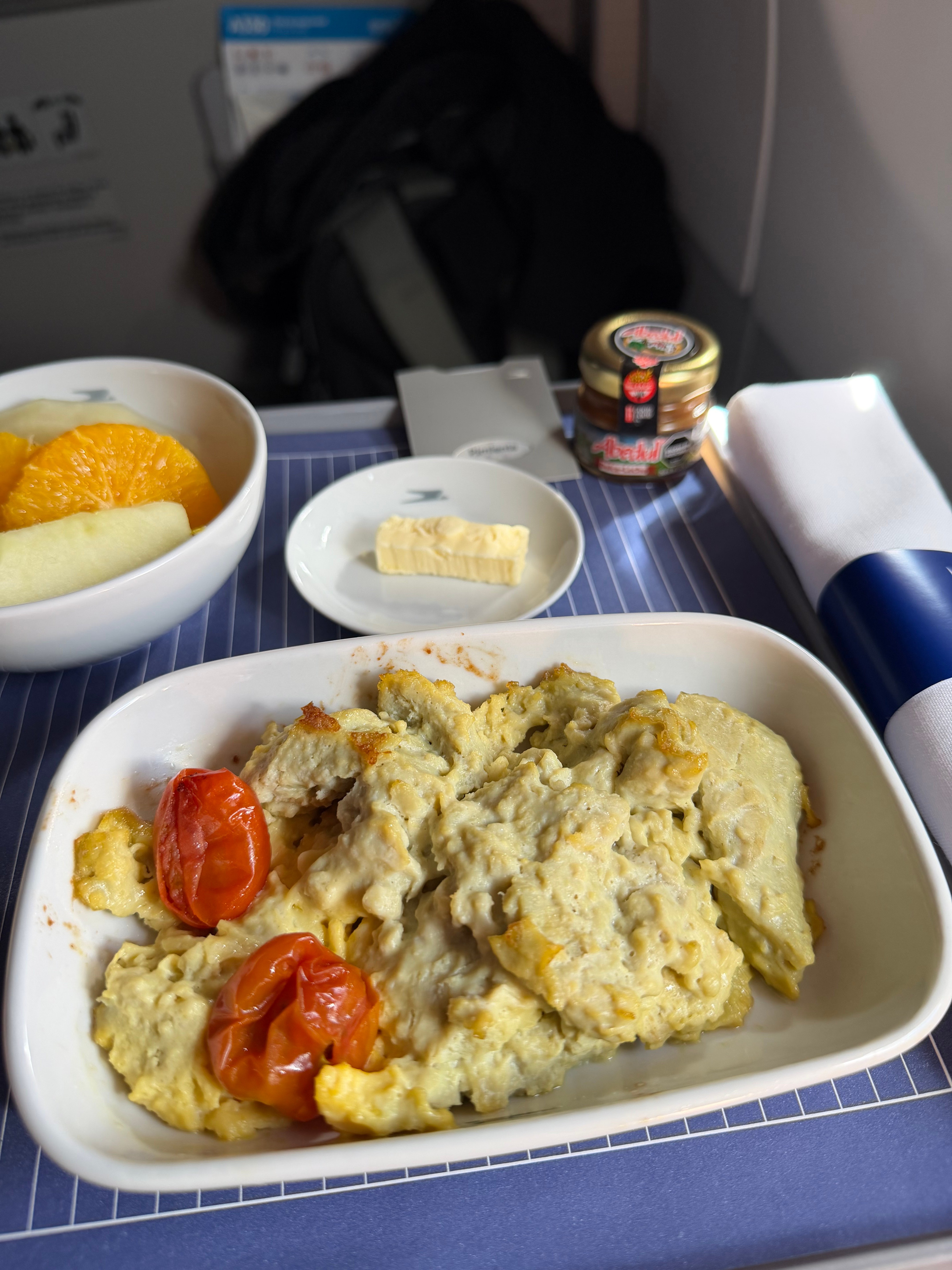 Scrambled eggs served for breakfast in Aerolíneas Argentinas Business Class.