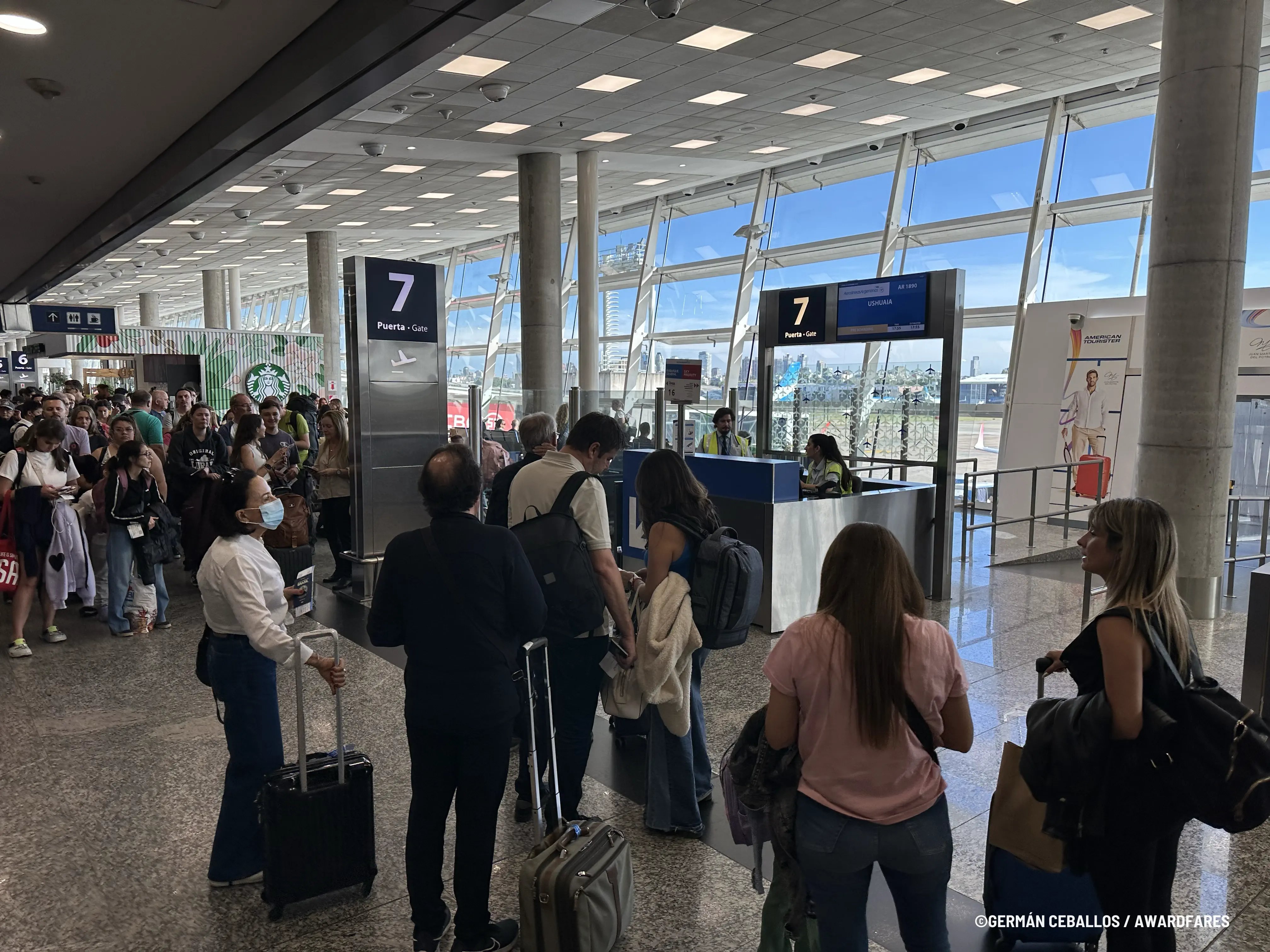 Aerolíneas Argentinas 737 MAX 8 Clase Económica de Buenos Aires a Ushuaia (2025)