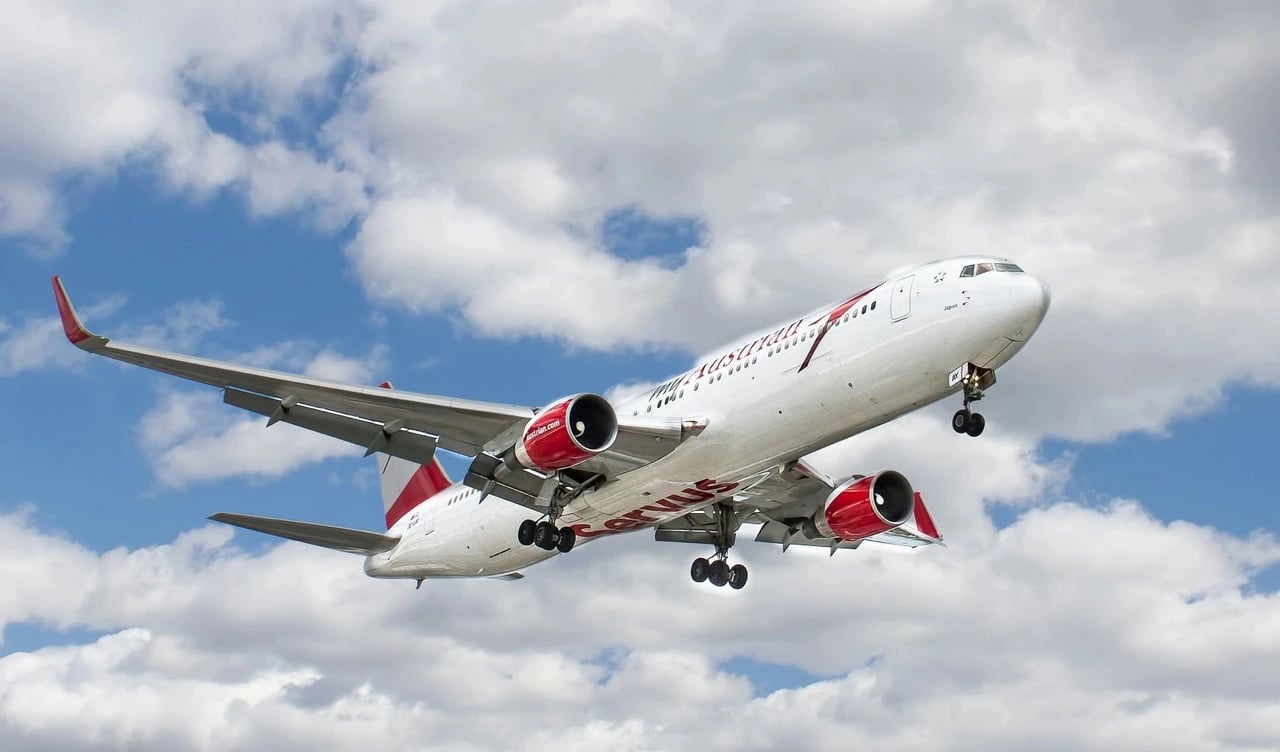 Austrian Airlines 767.