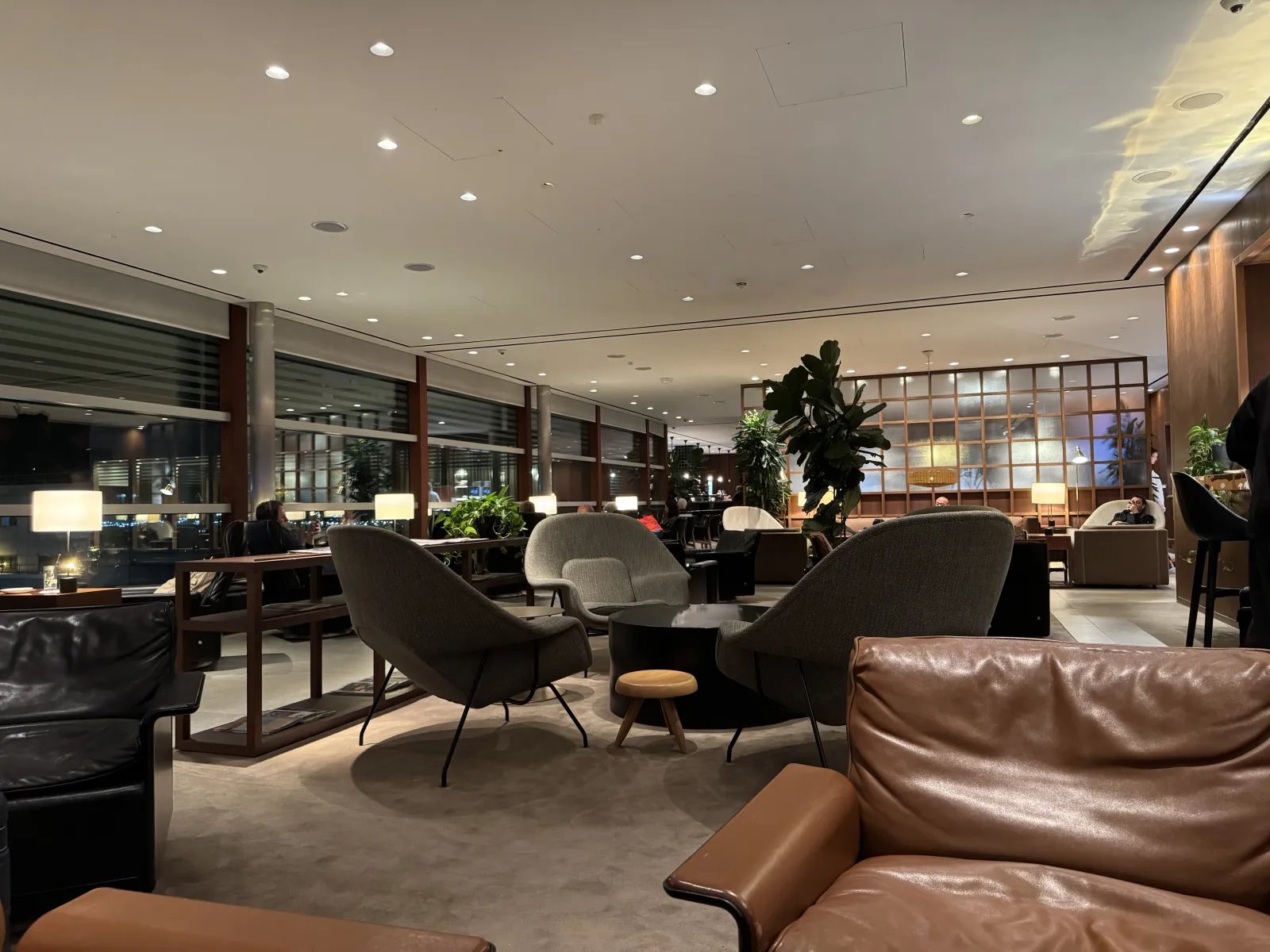 View of the bar at the Cathay Pacific Lounge LHR