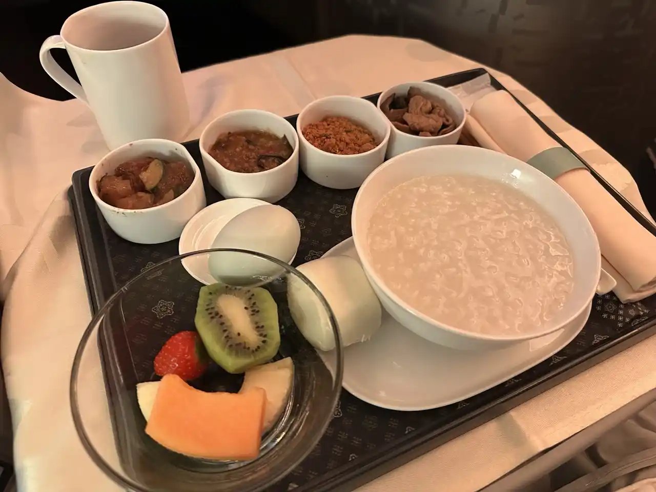 Reseña de China Airlines A350-900 en Clase Business: desayuno de estilo chino