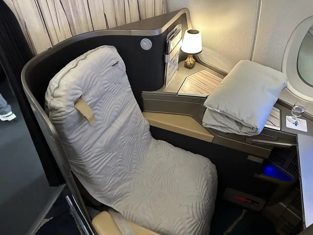 Reseña de China Airlines A350-900 en Clase Business: ropa de cama