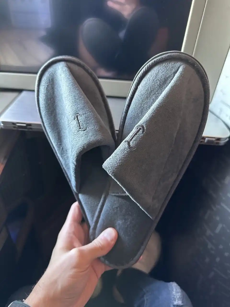 Reseña de China Airlines A350-900 en Clase Business: pantuflas
