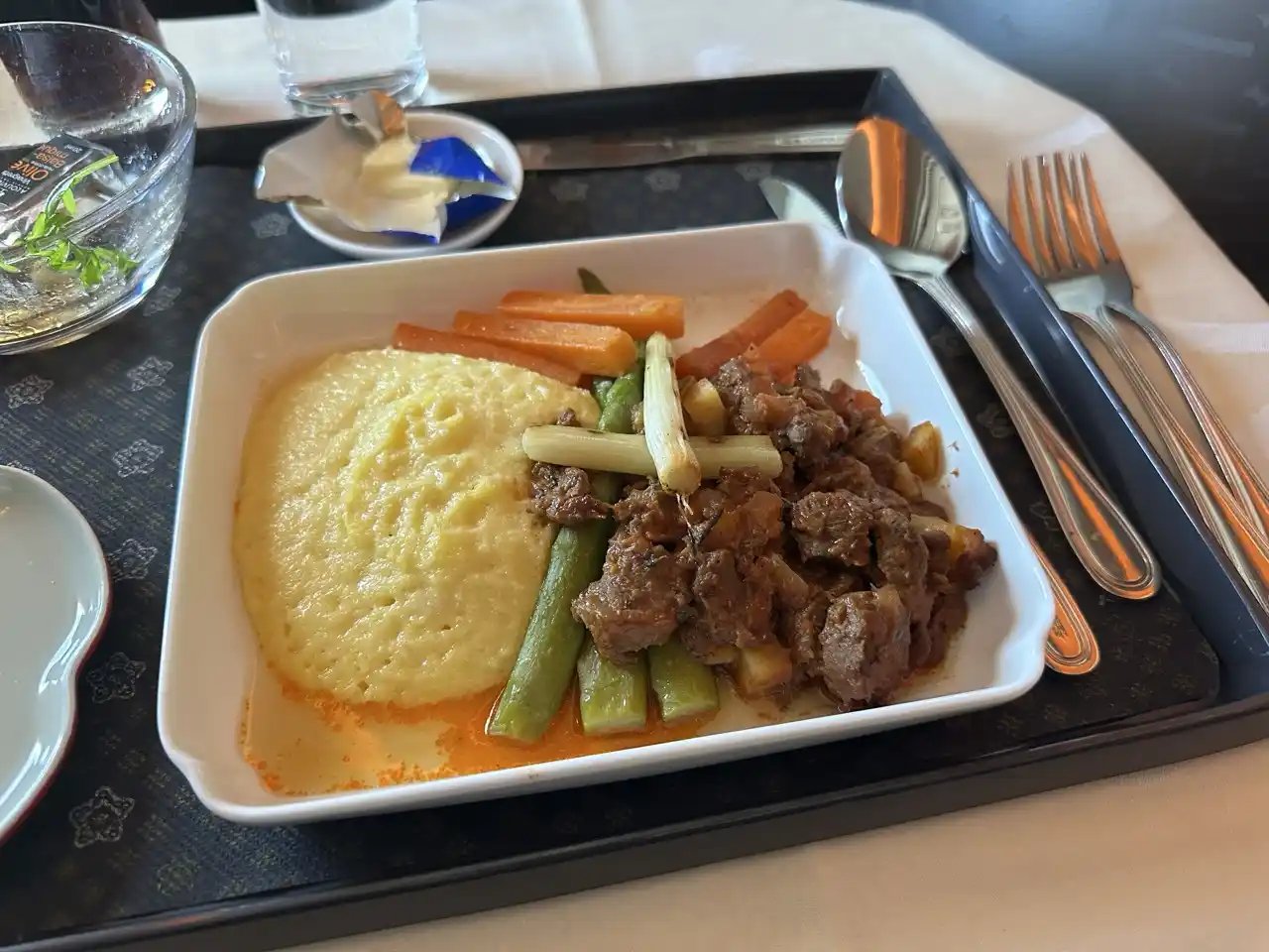 Reseña de China Airlines A350-900 en Clase Business: plato principal