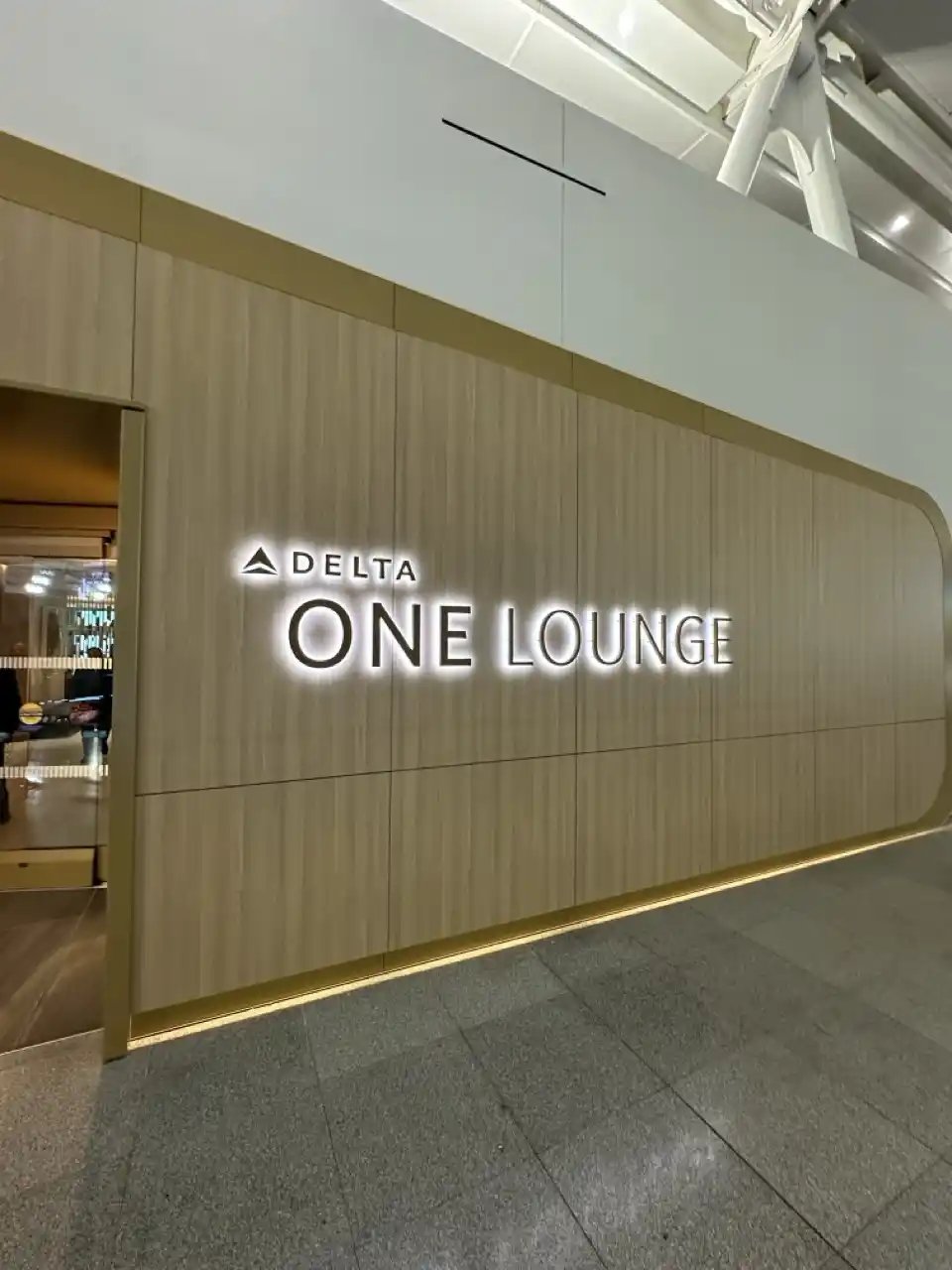 Delta One Lounge JFK Main Entrance (Level 1)