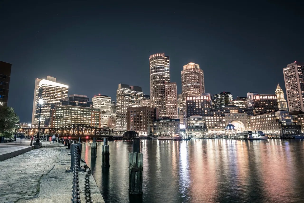 Book SAS Non-stop route to Boston with SAS EuroBonus points.