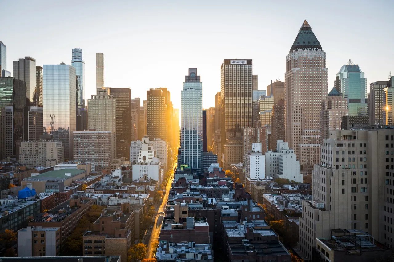 Book SAS Non-stop route to New York with SAS EuroBonus points.