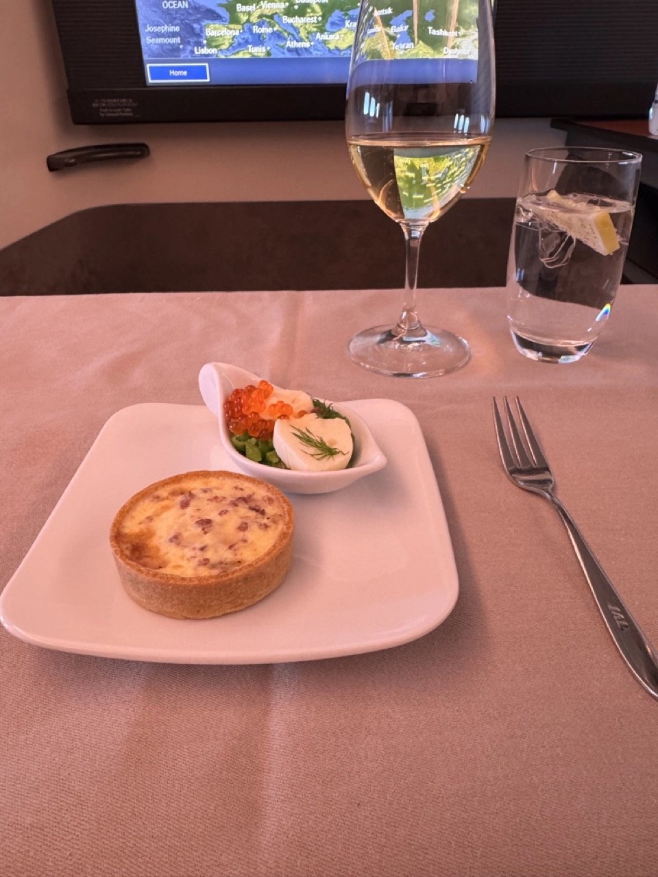 Amuse-bouche to start the meal service