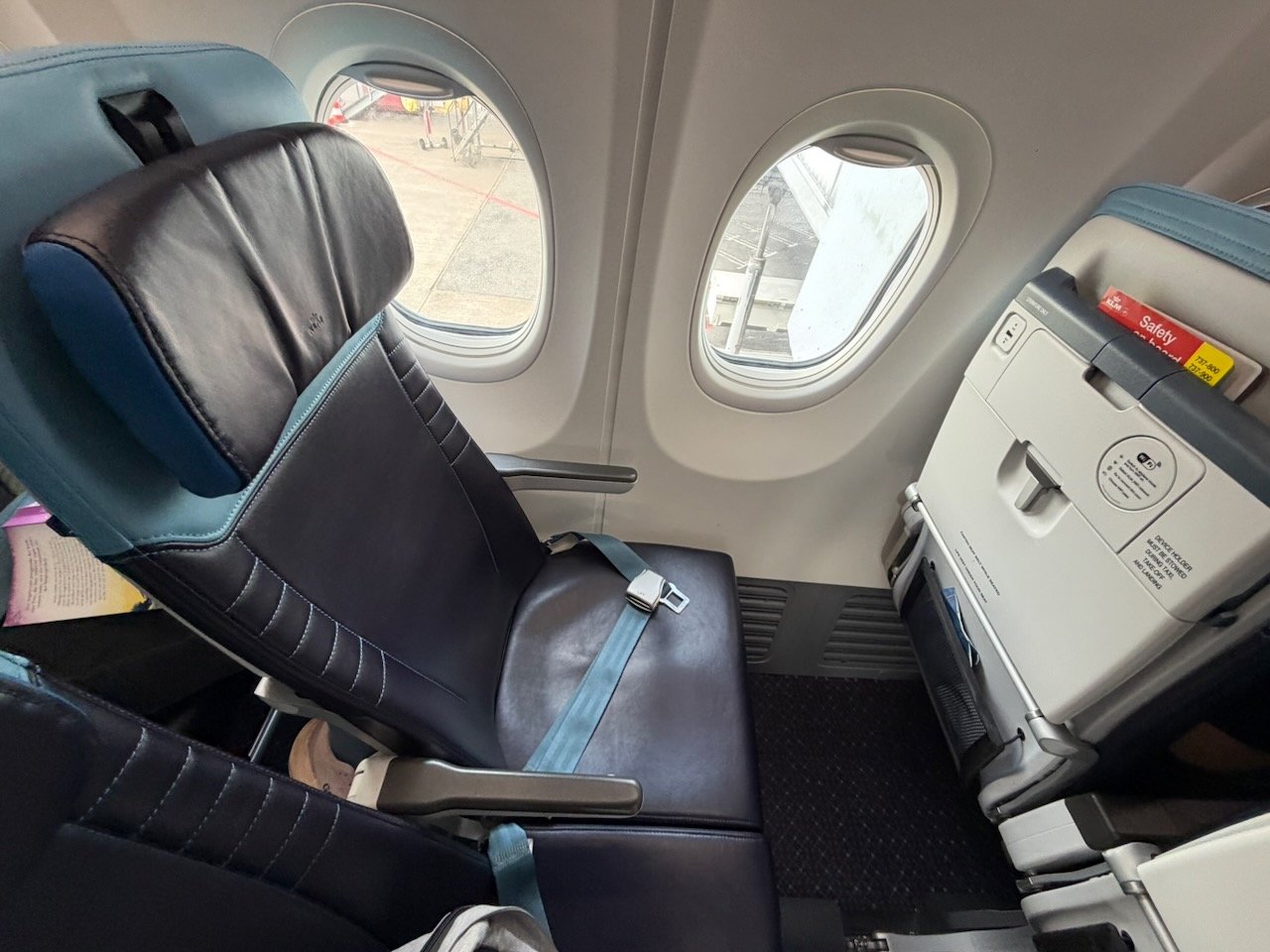 KLM ARN AMS seat and legroom on the KLM Amsterdam to Buenos Aires review.