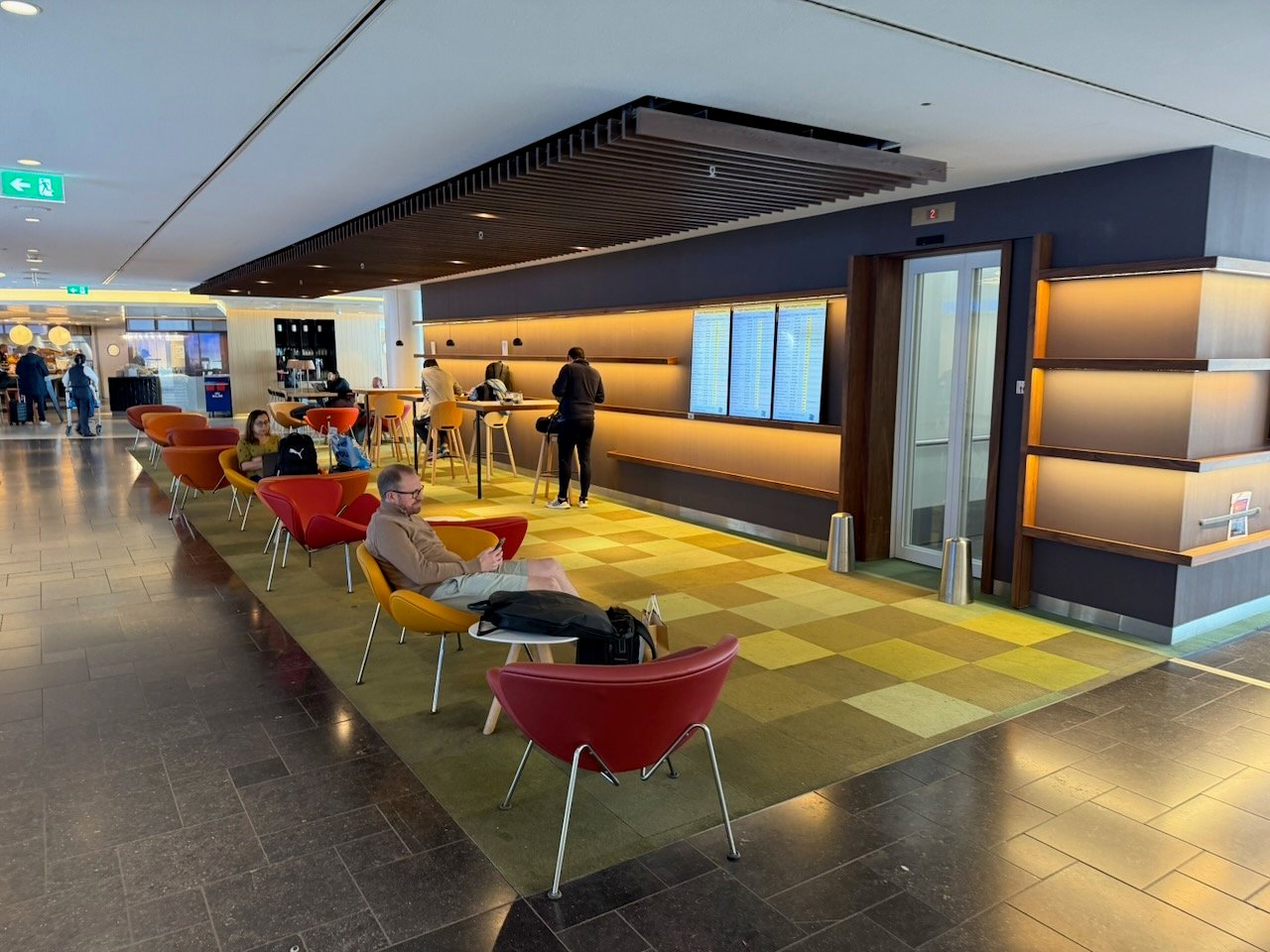 Amsterdam KLM crown lounge main hallway on the KLM Amsterdam to Buenos Aires review.