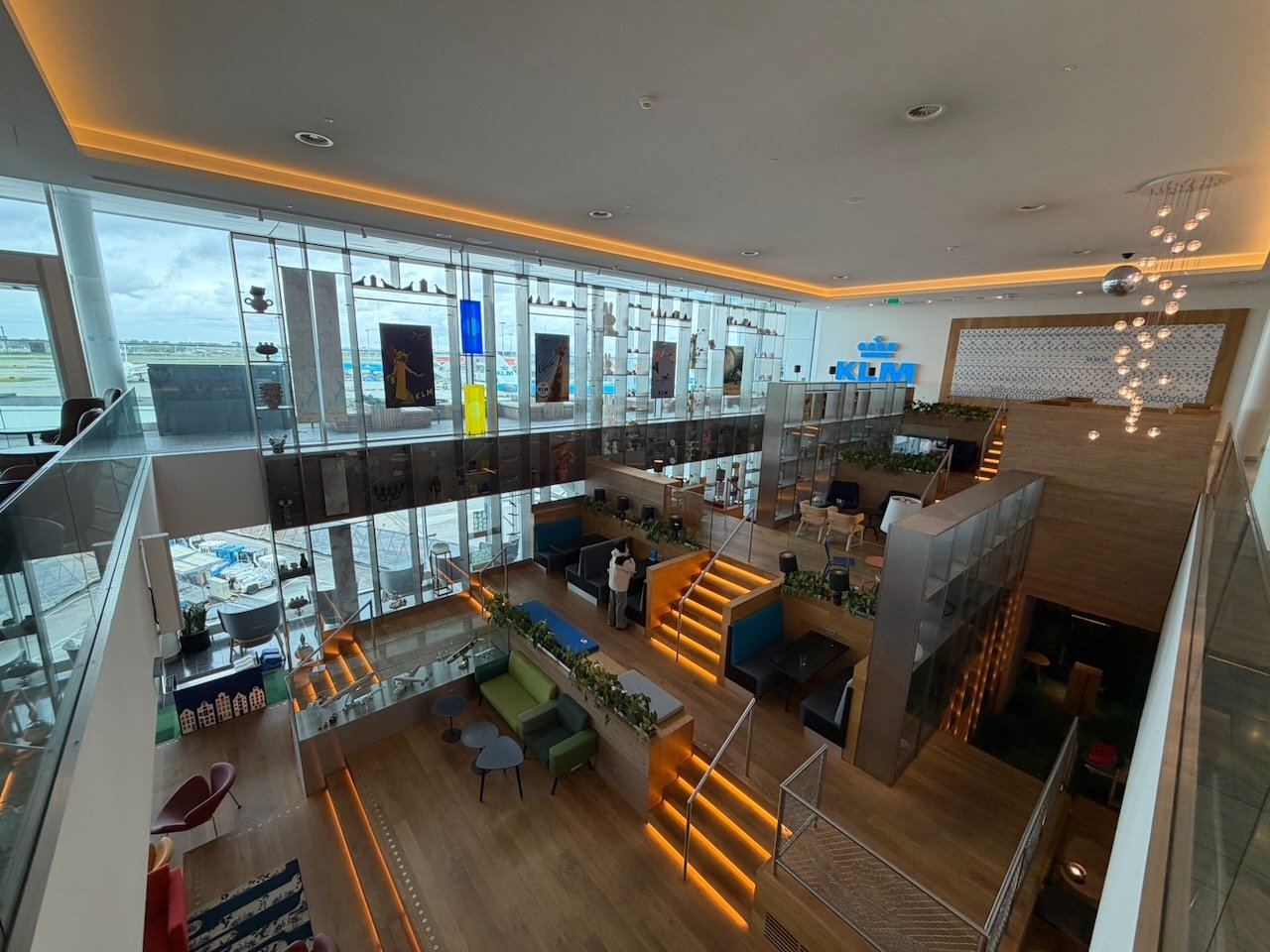 Amsterdam KLM crown lounge staircase view on the KLM Amsterdam to Buenos Aires review.