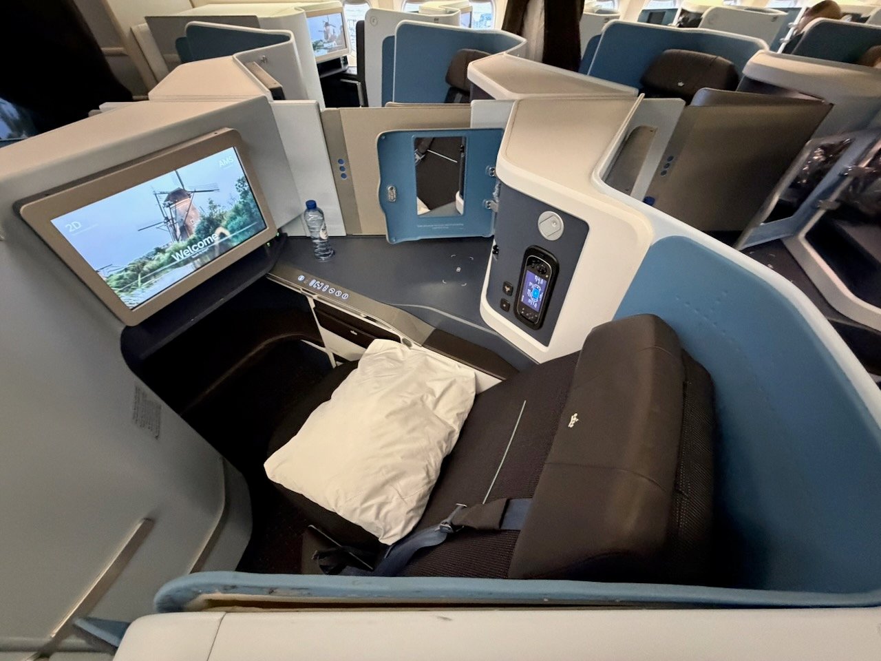 KLM AMS EZE world business class window seat on the KLM Amsterdam to Buenos Aires review.