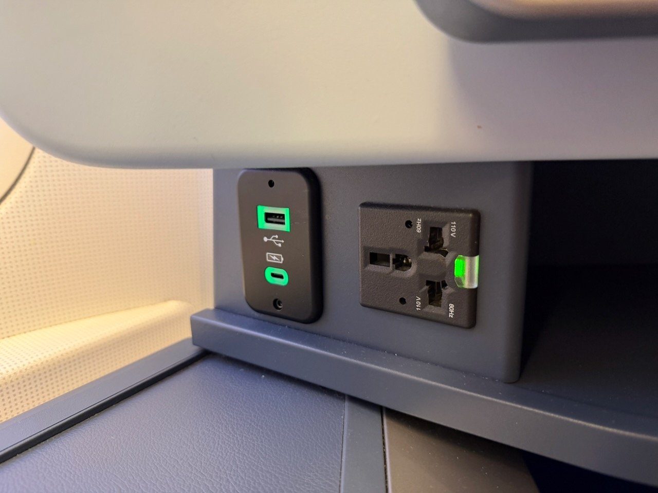 KLM AMS EZE power outlets on the KLM Amsterdam to Buenos Aires review.