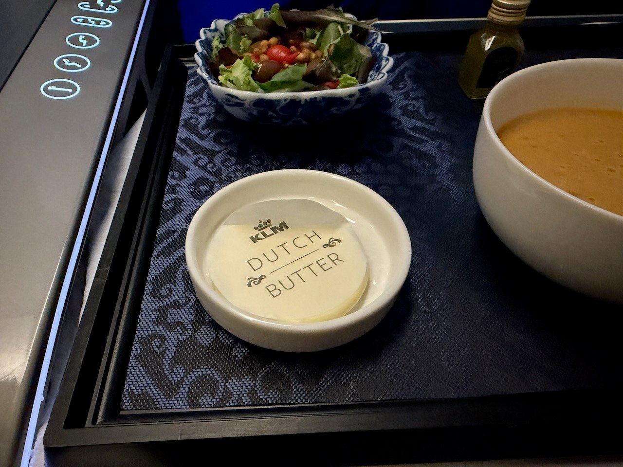 KLM AMS EZE bread and butter on the KLM Amsterdam to Buenos Aires review.
