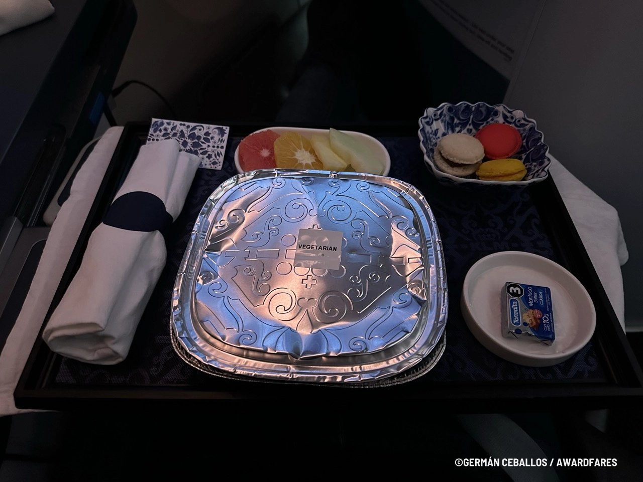 KLM 787-9 World Business Class: Buenos Aires to Santiago.