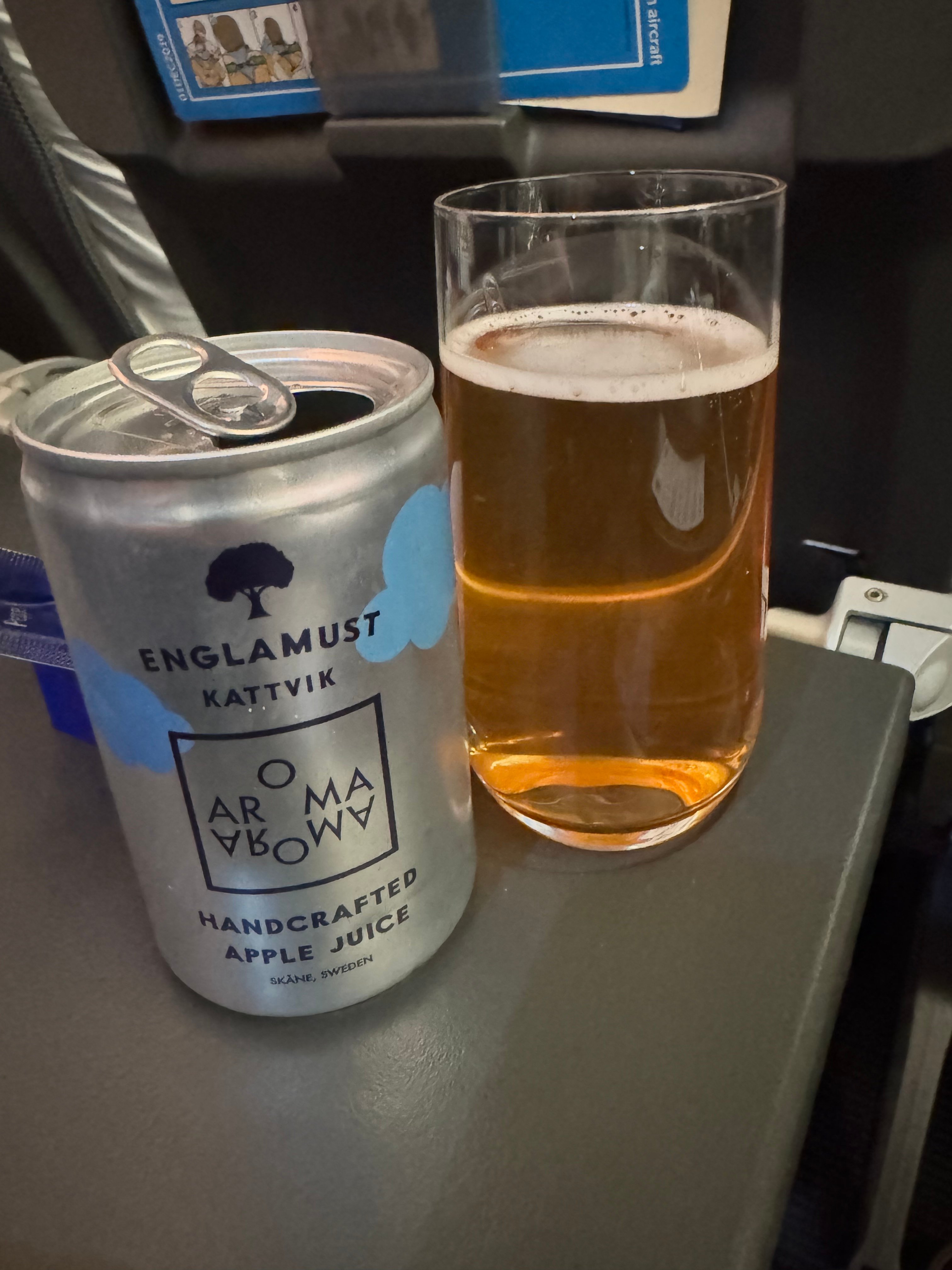 Real glassware for all beverages, including champagne.