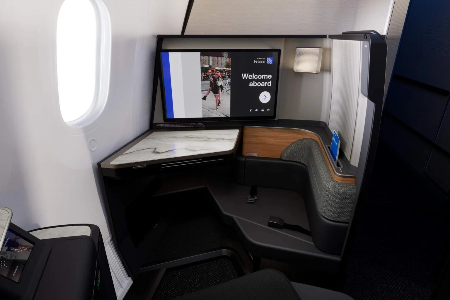 United Airlines reveal new cabin interiors on their 787-9, including Polaris Studio Suites