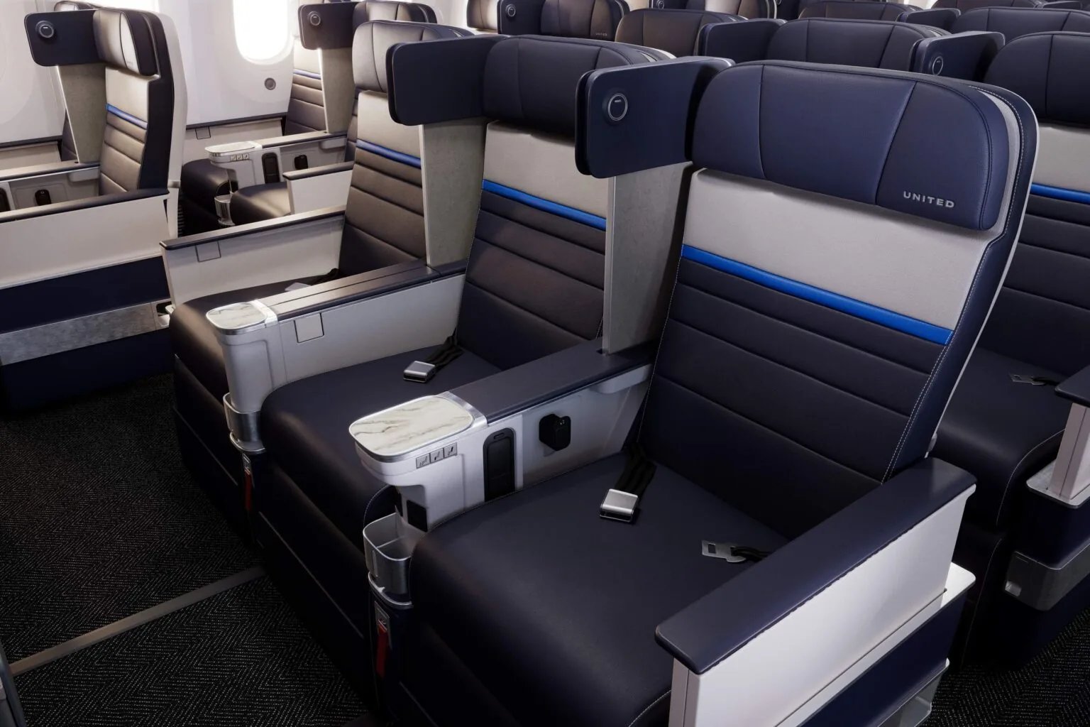 United Airlines reveals new cabin interiors on their 787-9 (Economy and Economy+)