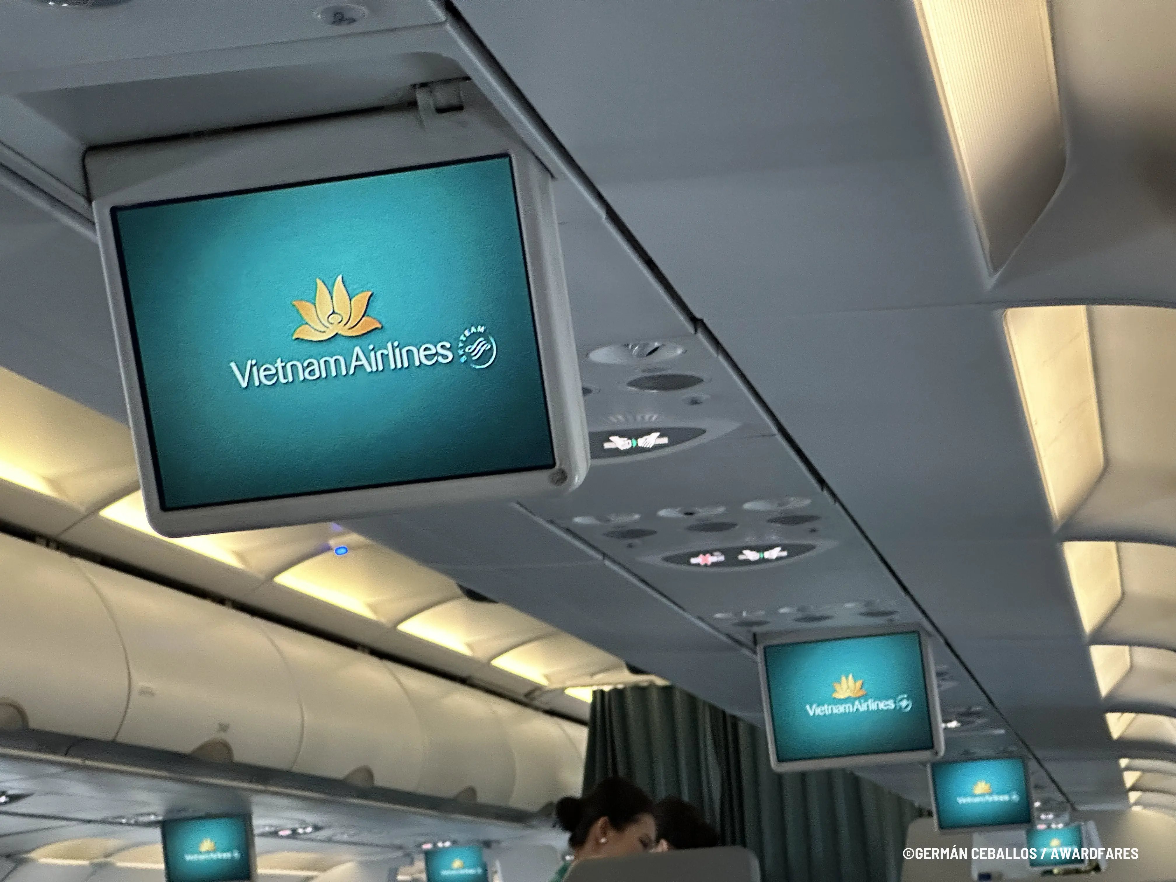 Vietnam Airlines Economy Class beverage service (A321) Jakarta to Ho Chi Minh
