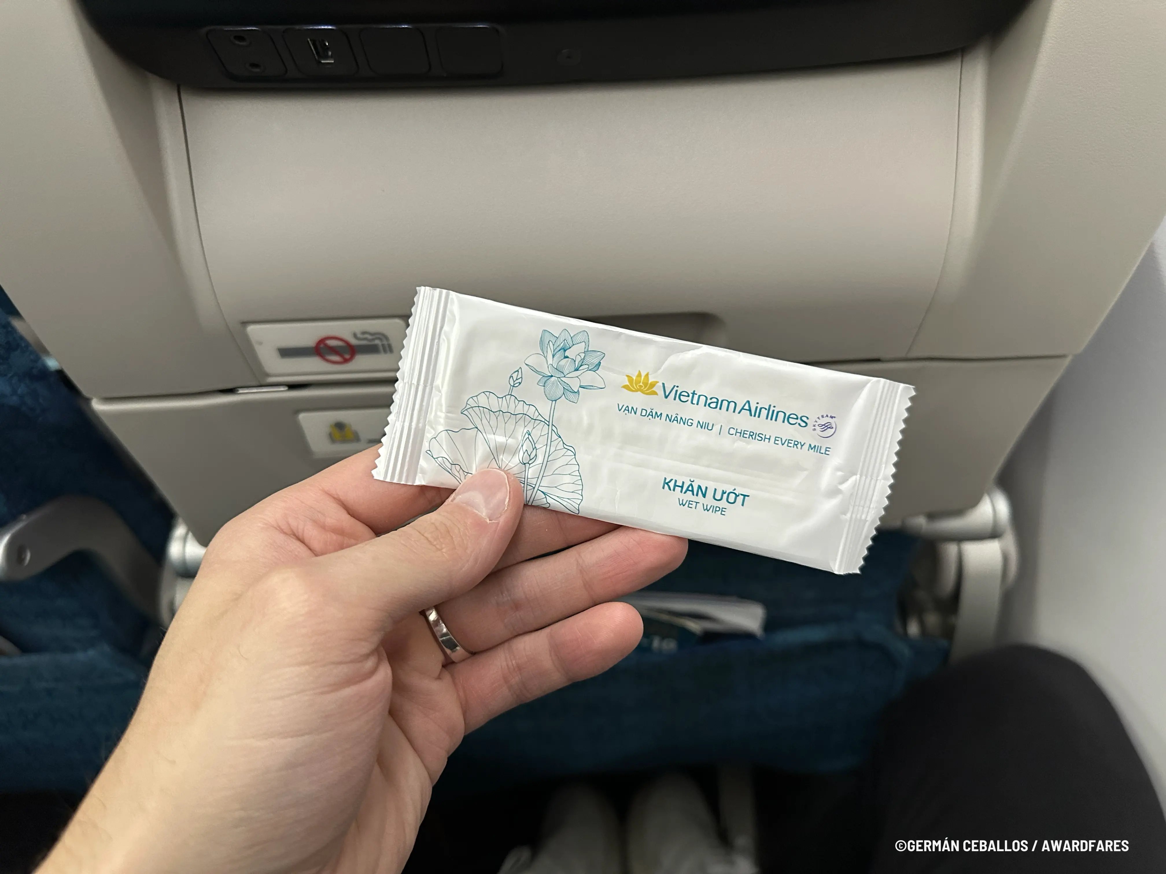 Toallita húmeda en Clase Económica de Vietnam Airlines (787-10) Ho Chi Minh a Seúl
