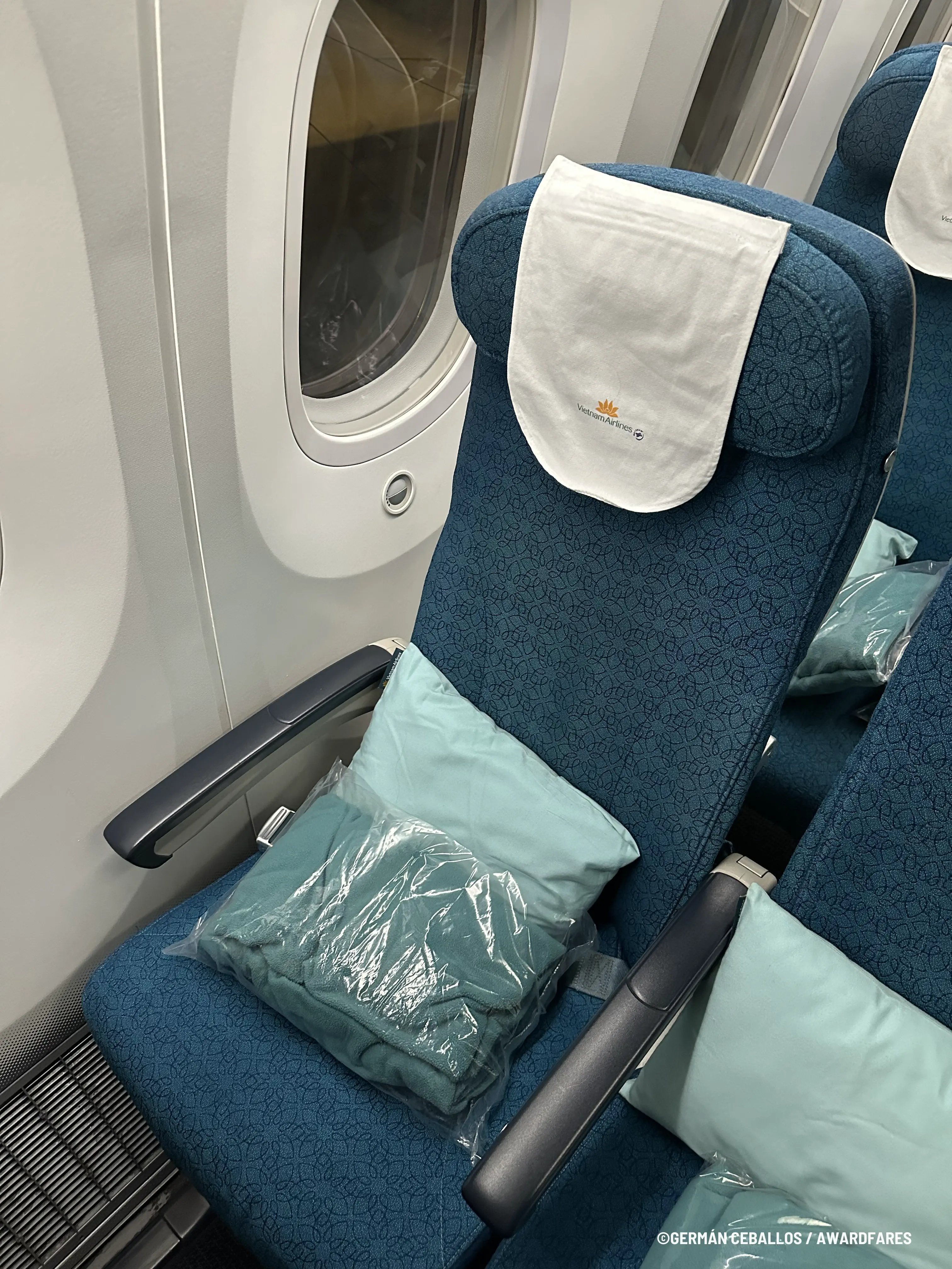 Vista de la cabina en Clase Económica de Vietnam Airlines (787-10) Ho Chi Minh a Seúl